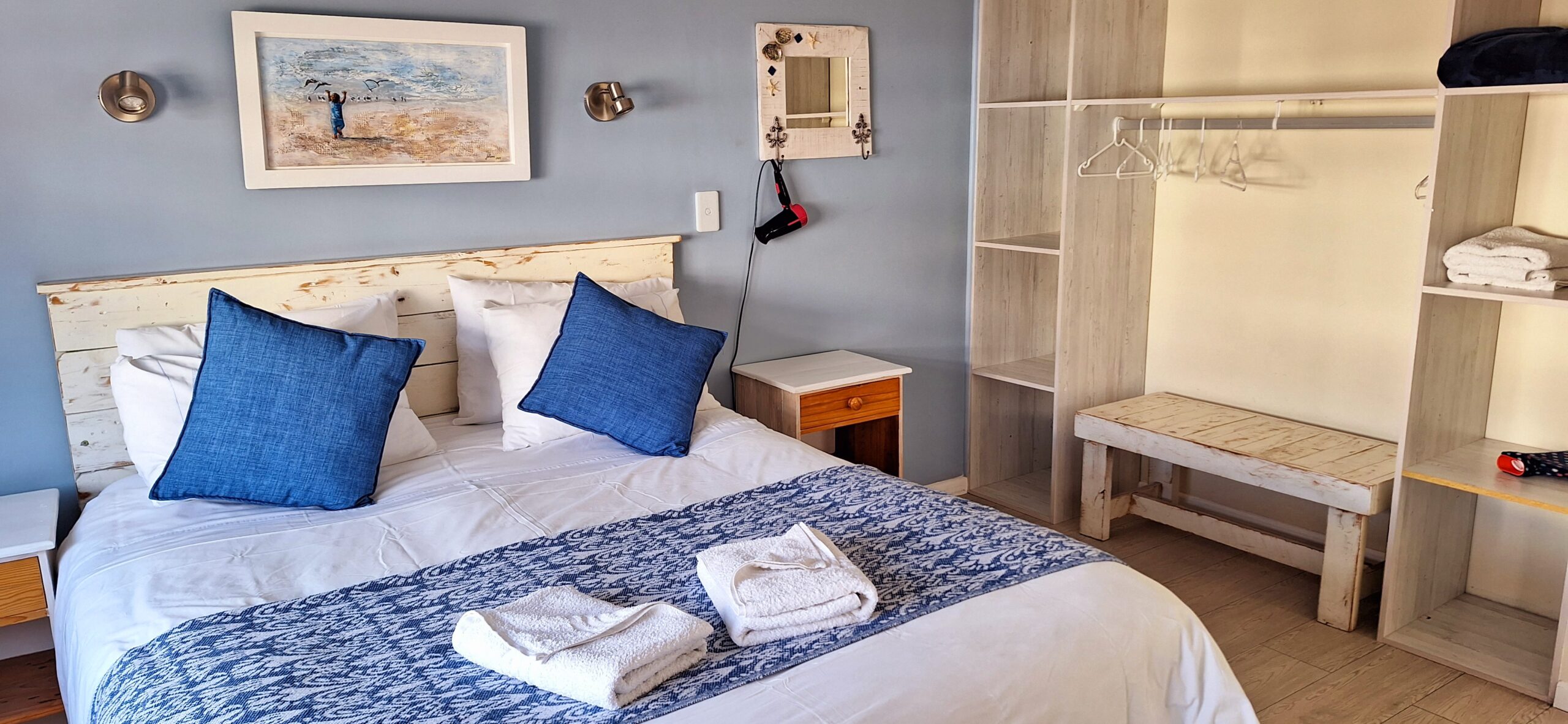 queen bedroom